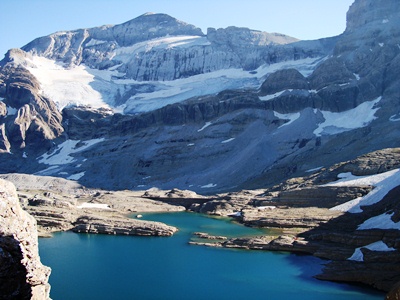 Lago-marbore-y-glaciar-monte-perdido