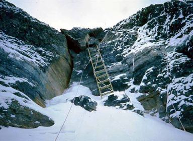 escalera-en-el-segundo-escalon-de-via-collado-norte-everest