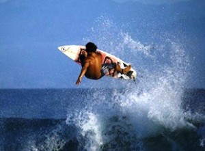 La práctica del Surf es habitual en Puerto Vallarta