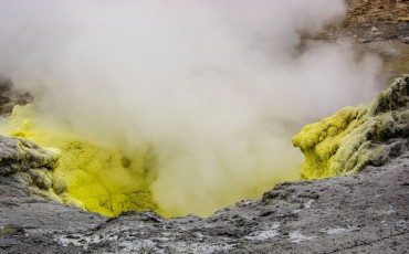 volcan-mutnovsky-siberia