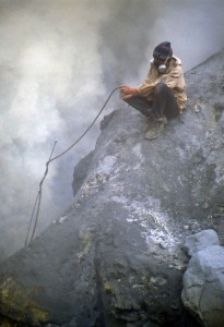 volcan-mutnovsky-siberia