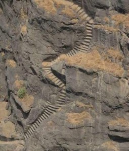 Prabalgad-Fort-lugar-abandonado