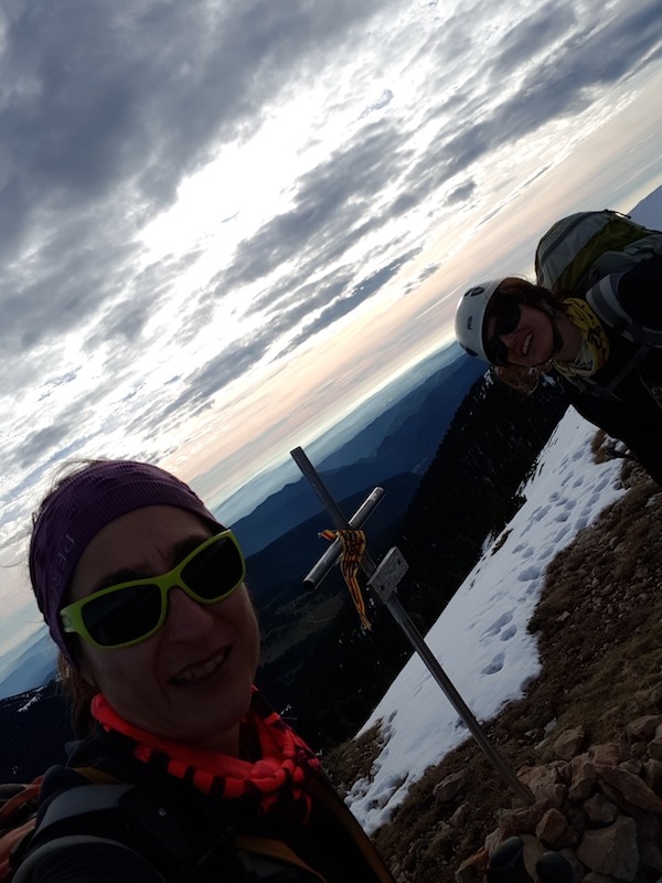 gallina-pelada-y-creu-de-ferro-con-nieve