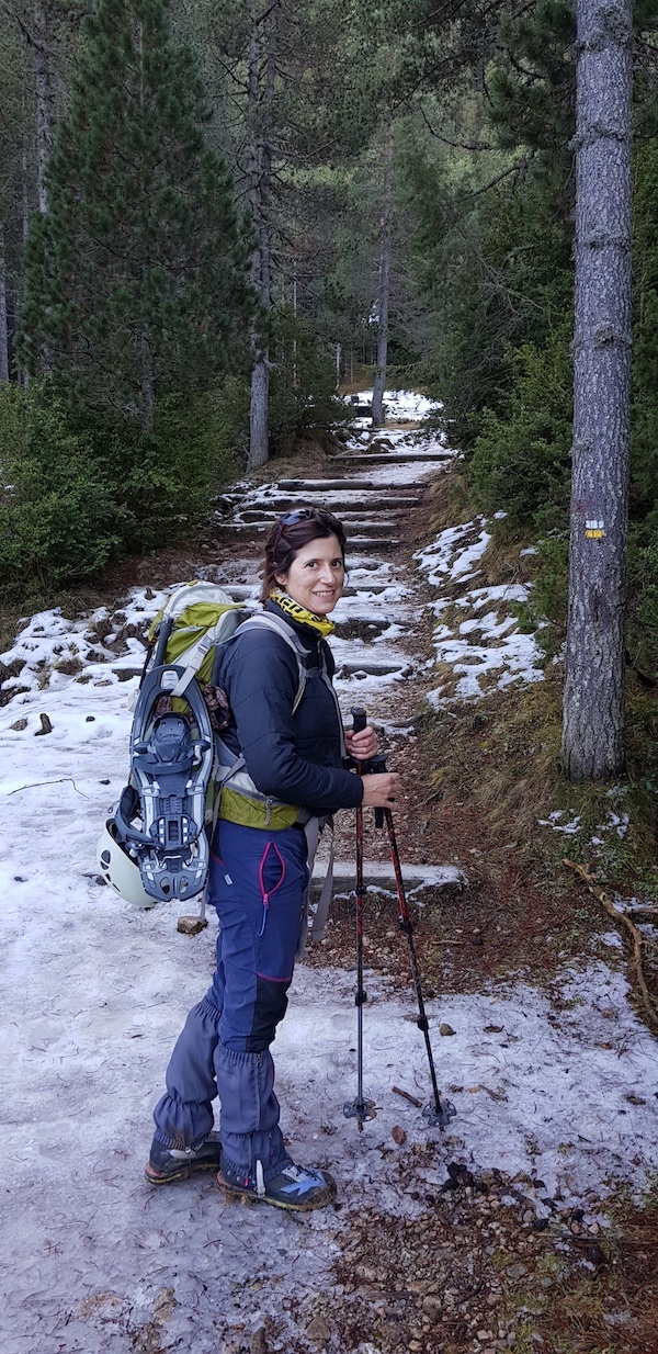 gallina-pelada-y-creu-de-ferro-con-nieve