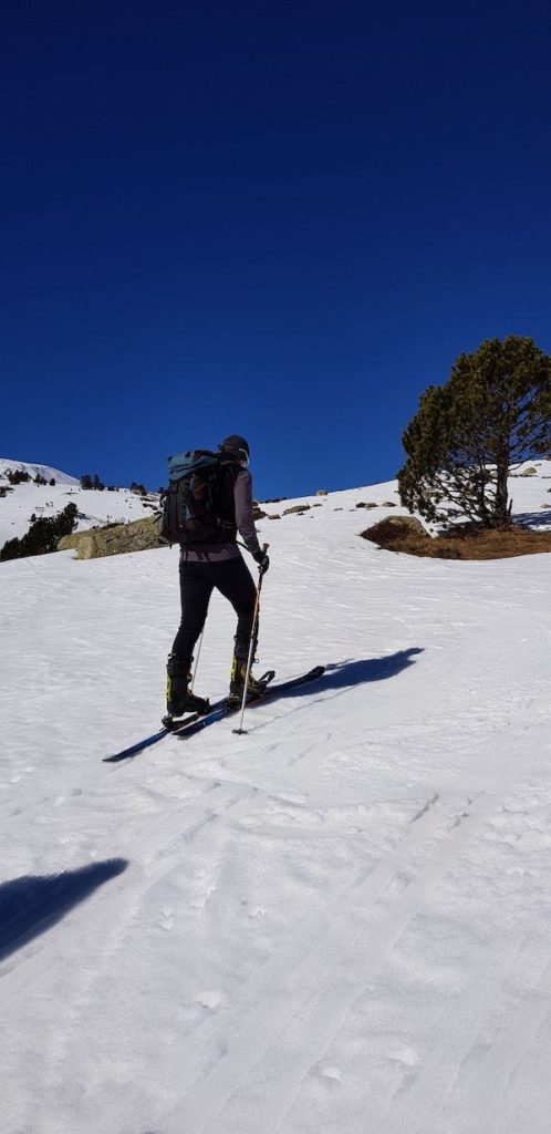 pico-de-la-mina-desde-porte-puymorens-esquí-raquetas-invierno