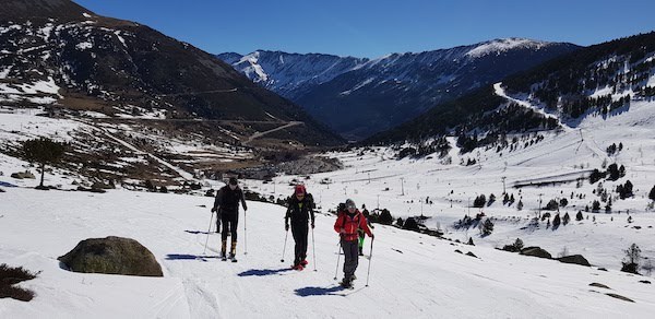 pico-de-la-mina-desde-porte-puymorens-esquí-raquetas-invierno