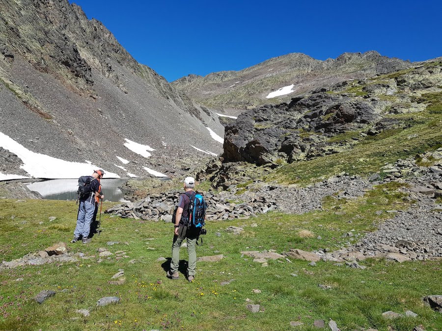 medacorba-roca-entravessada-desde-arinsal