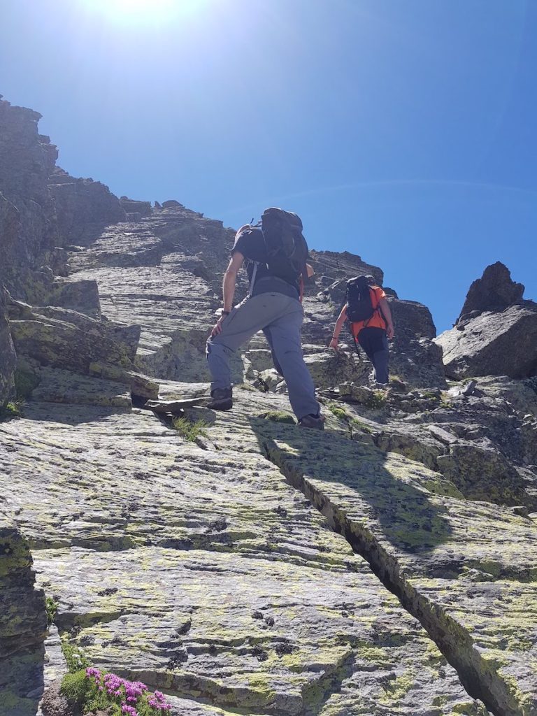 medacorba-roca-entravessada-desde-arinsal