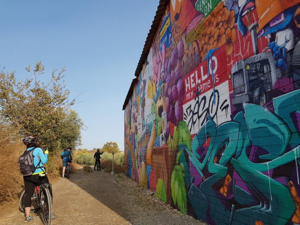 Graffitis_penelles_ruta_bici