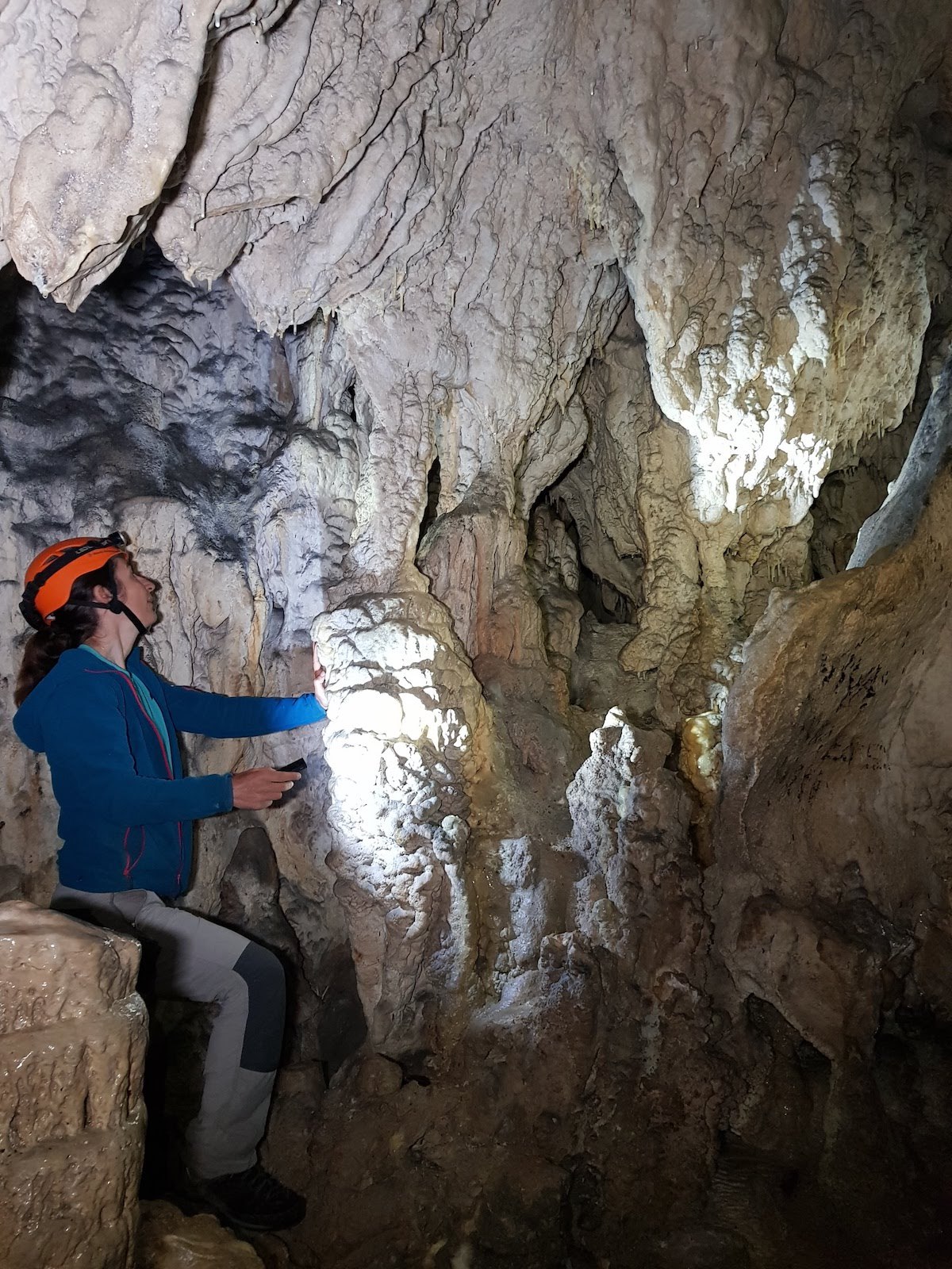 cueva_san_leon_desde_puerto_de_herrera